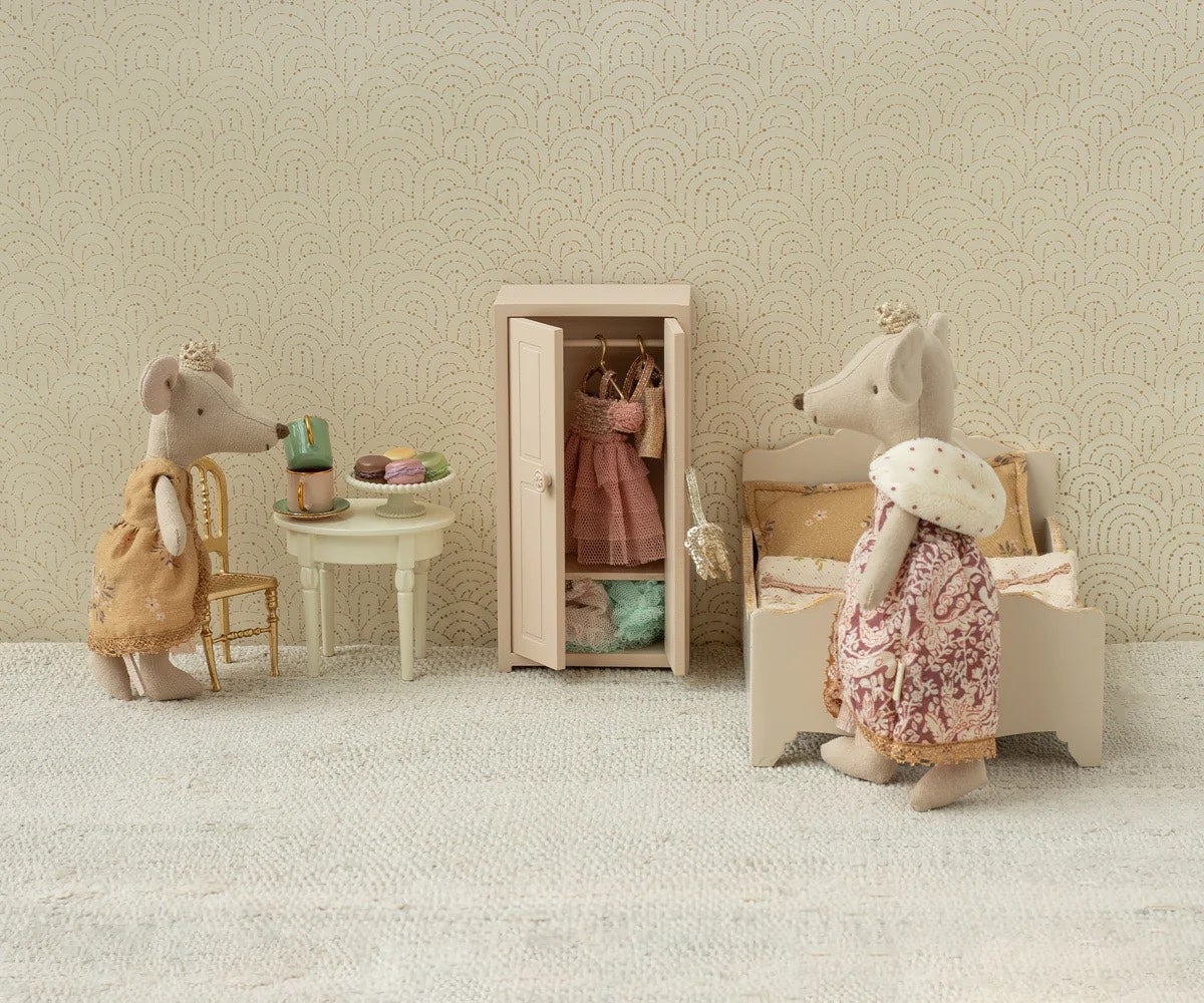 Queen Mum Mouse by Maileg, photo 2 of 3