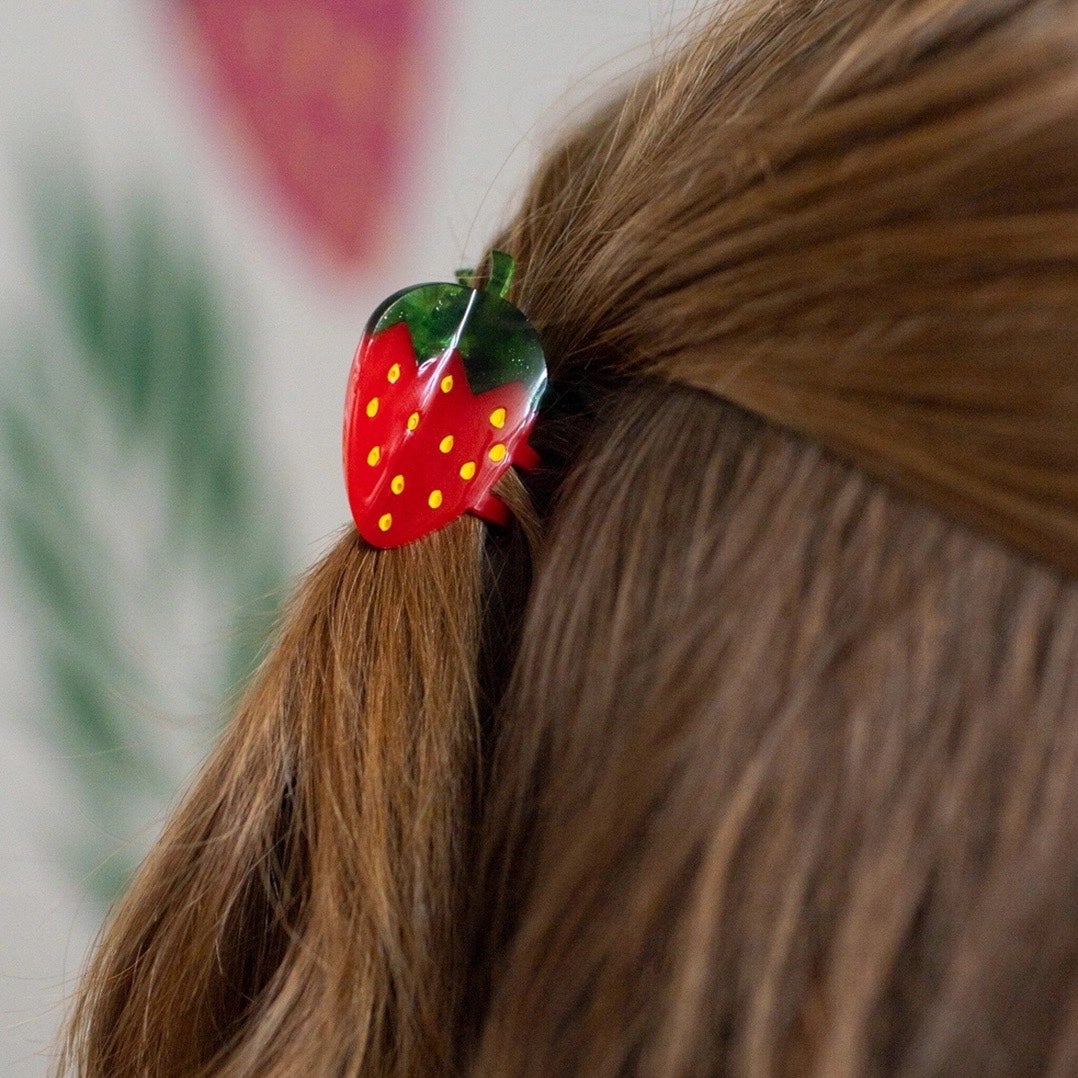 Mini Strawberry Claw Clip - Jenny Lemons, photo 5 of 5