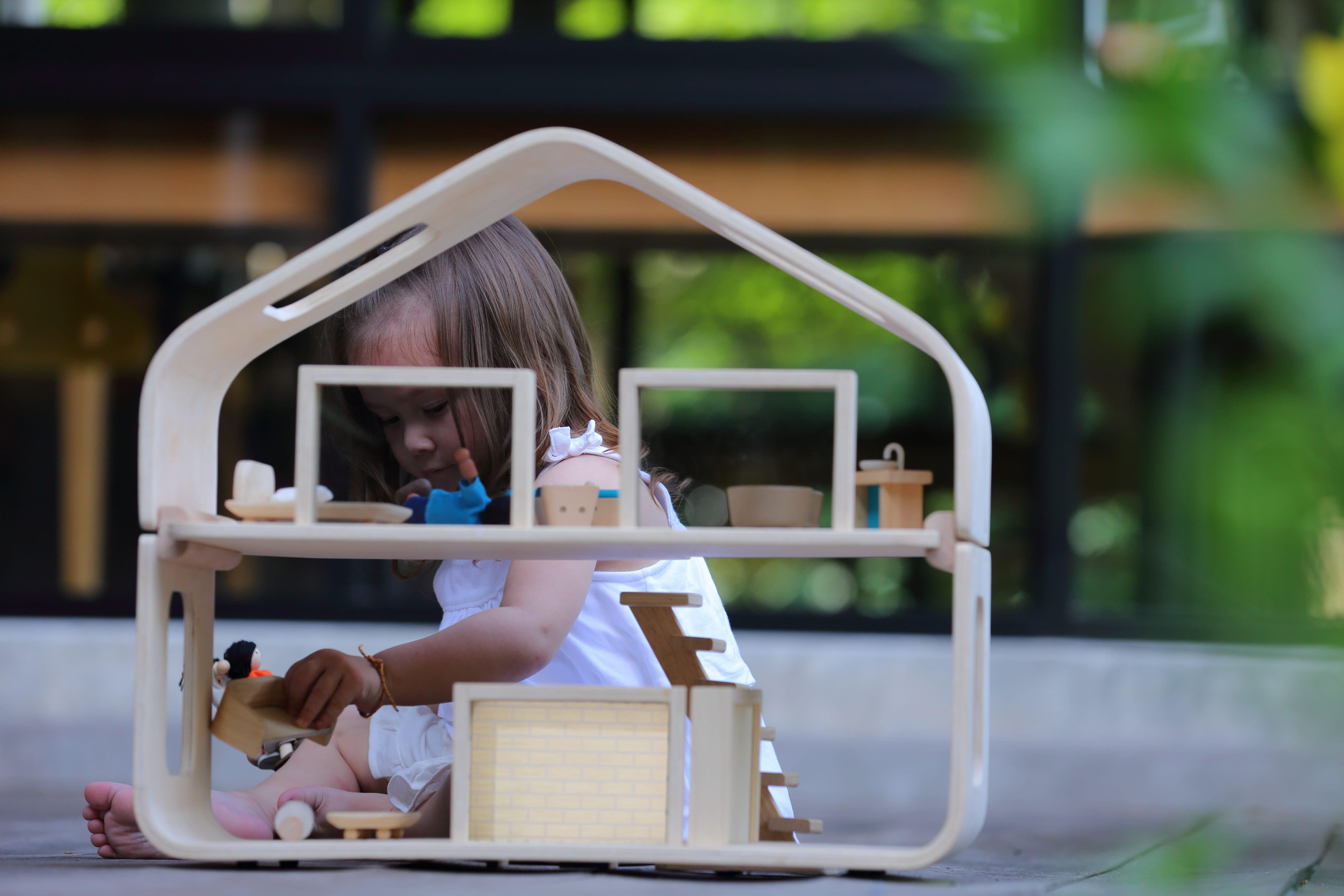 Contemporary Dollhouse - PlanToys, photo 2 of 6