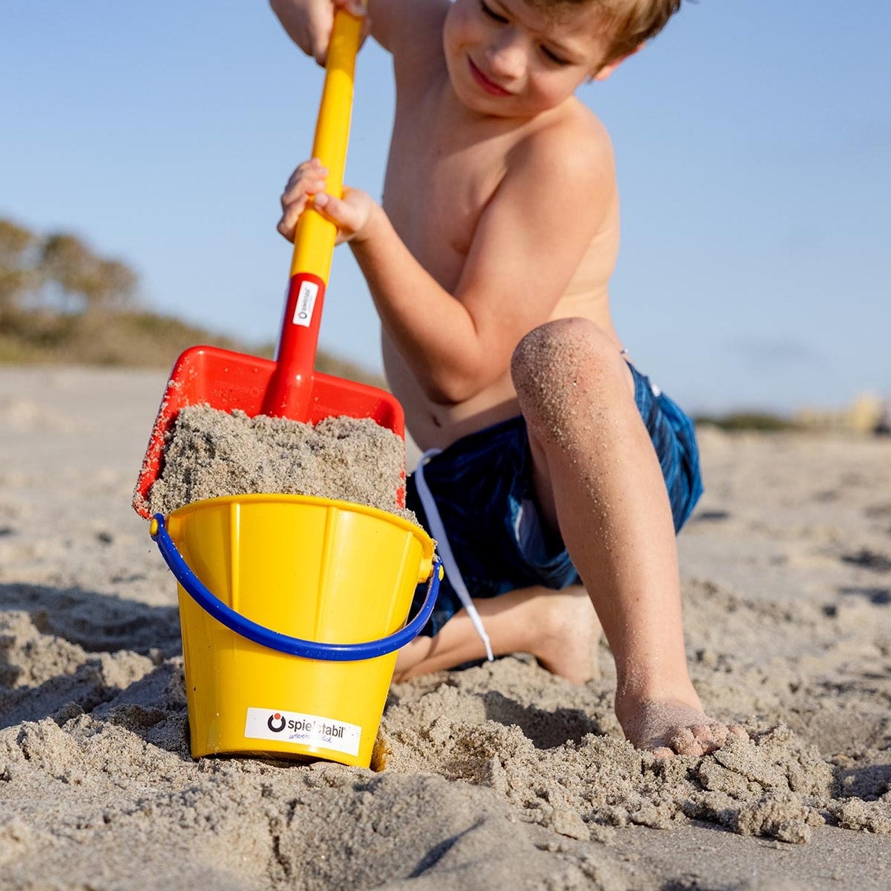 Spielstabil 2.5 Liter Pail for Sand & Water (assorted colors), photo 6 of 8