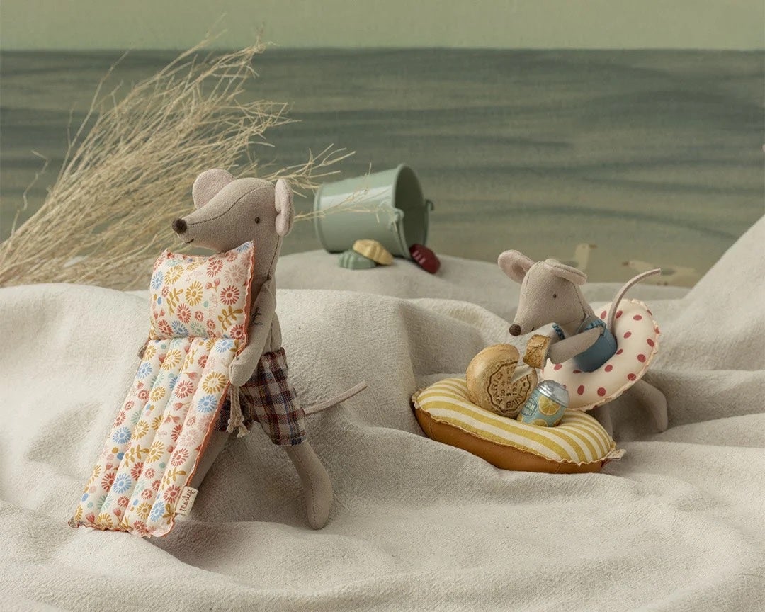 Dad Mouse with Beach Air Mattress - Maileg, photo 3 of 3