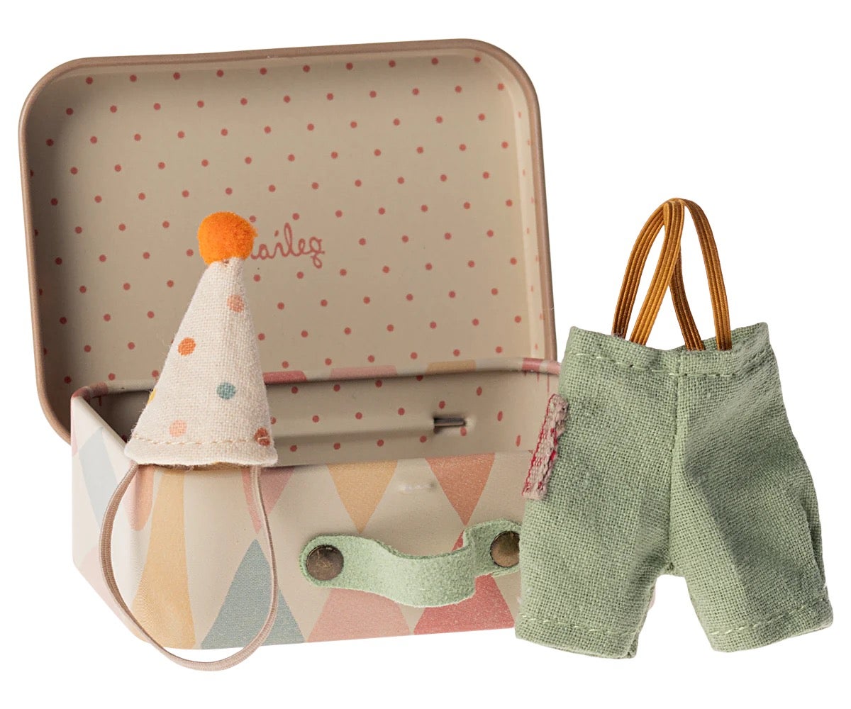 Clown Clothes in Suitcase (fits Little Brother or Sister) - Maileg, photo 2 of 3